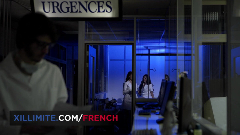 French girls at work: Due infermiere si prendono davvero cura di un paziente