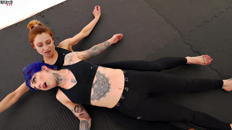 Defeated Sex Fight: Eli et Stella dans un combat torride et agressif