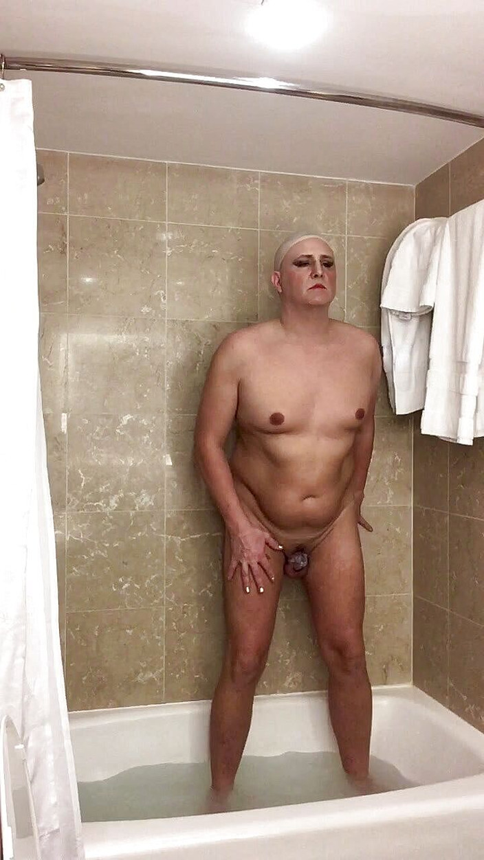 Sissy Paige: Анальный оргазм сисси в поясе целомудрия
