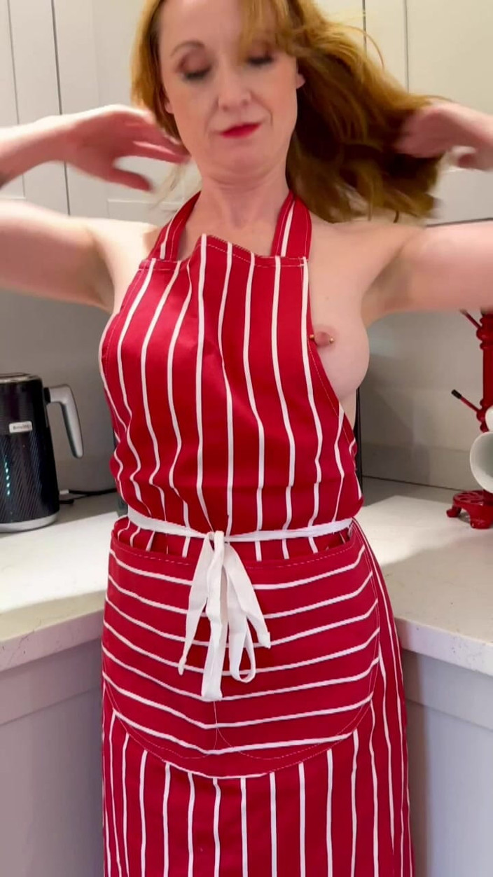 Lily kink: 요거트와 함께하는 주방 밀프