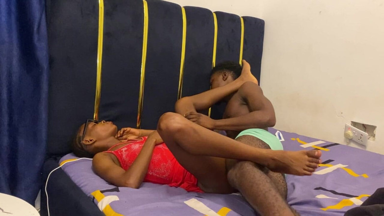 Fap zone: प्यार से मेरी दुबली पड़ोसन की तंग चूत की चुदाई