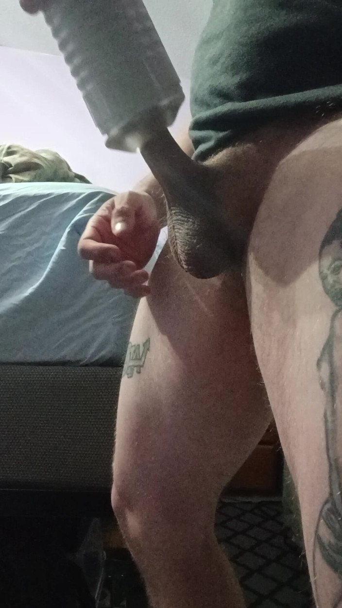 Themilkman618: Gooning Bwc a Bed e Toy Max 2 por Lovense pingando...