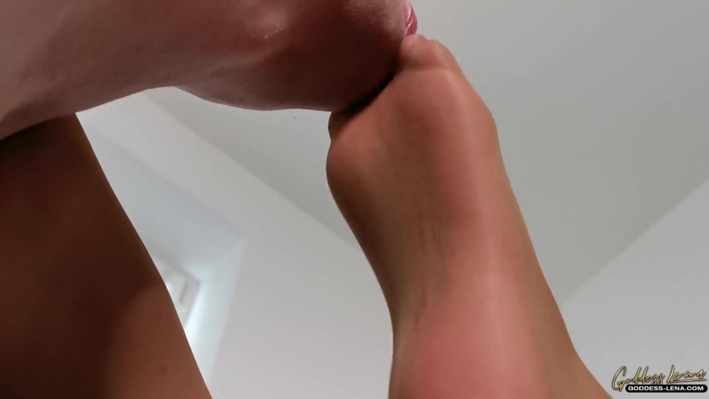 Goddess Lena: Můj nylonový sexy nožní služebník