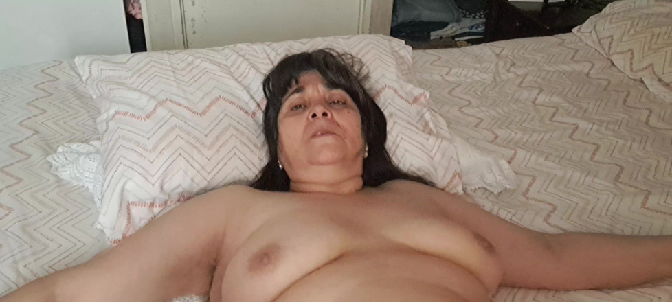 Mommy big hairy pussy: Una giornata calda che inizia