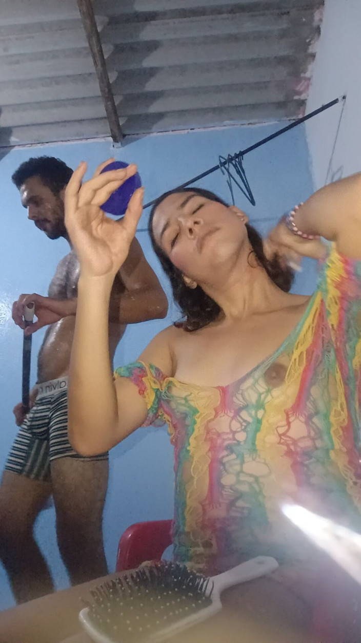 Femboy from Colombia: Ik ga deze kamer schilderen