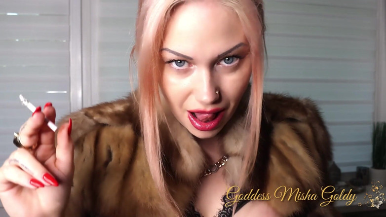 Goddess Misha Goldy: Je vindt het leuk hoe sexy ik eruit zie terwijl...