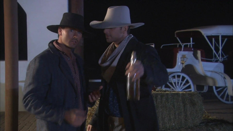 Foxy Desire: Jesse V açık havada amını bucking bronco'ya siktiriyor