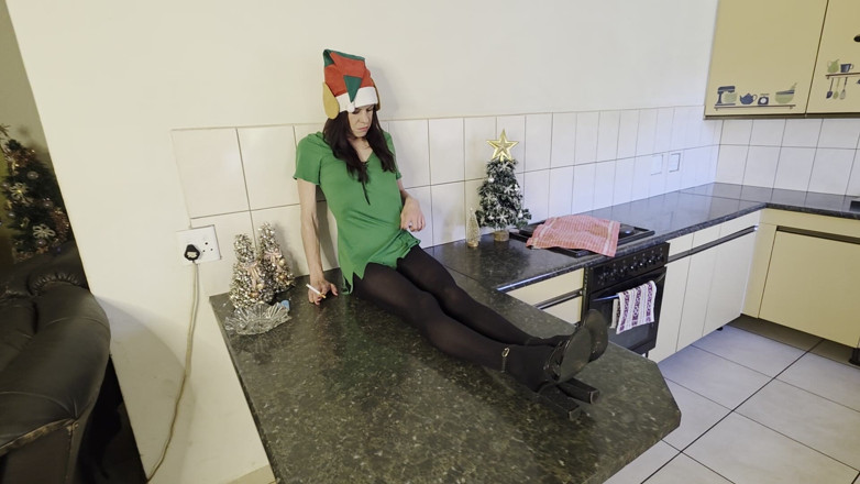 MPussy Punisher: Skinny Girl Smoking Showing off Her Skinny Body