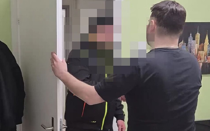 AntoGoesHunting: Hetero verheiratete installateurin überzeugt, einen blowjob zu bekommen