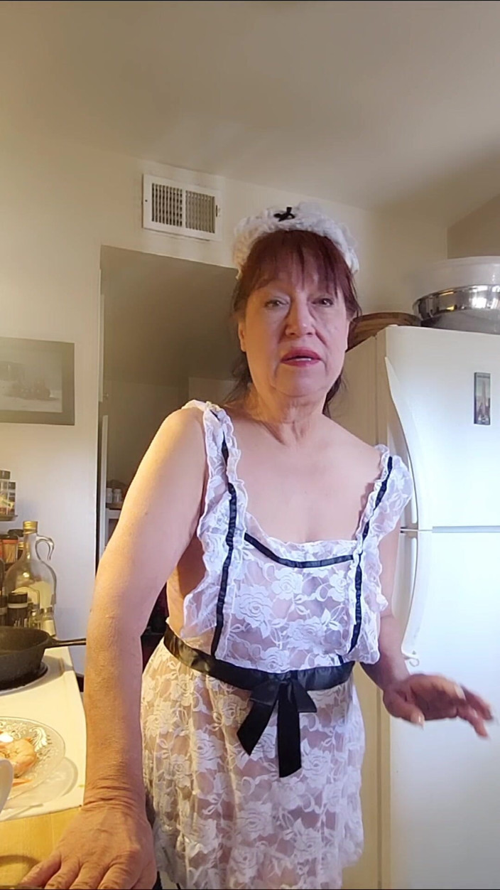 Zilah Luz: 穿着我的白色围裙做饭