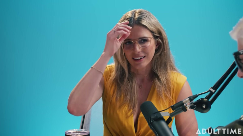 Adult Time Podcast: Cory chase lagi asik masturbasi sama m*?! | Podcast khusus orang...