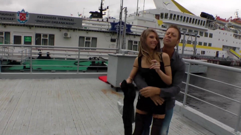 Rocco Siffredi porn: Piękna laska zostaje zerżnięta i bawi się w ciasnym dupku
