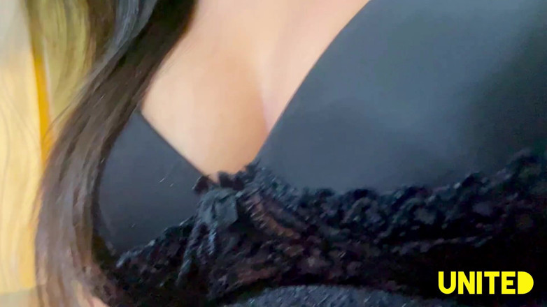 UnitedCourse31: Část -1 Bhabhi přišla do místnosti, probudila mě a začala mi...
