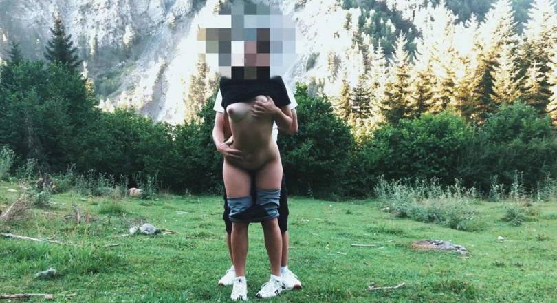 Good_view: 서있는 후배위에서 숲에서 따먹히는 큰 엉덩이 학생