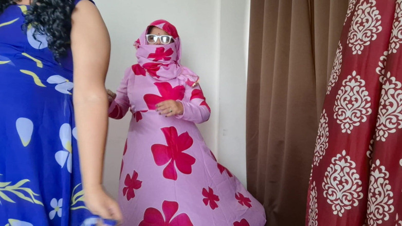 Indiansissychubbys straight world with women: Індійська подвійна проблема, Хадіджа - фанат, який хотів зустрітися