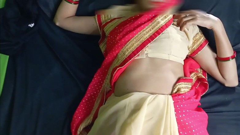 sakshi_raniii: Sexy schöne rosa sari-dame fickt in der nacht