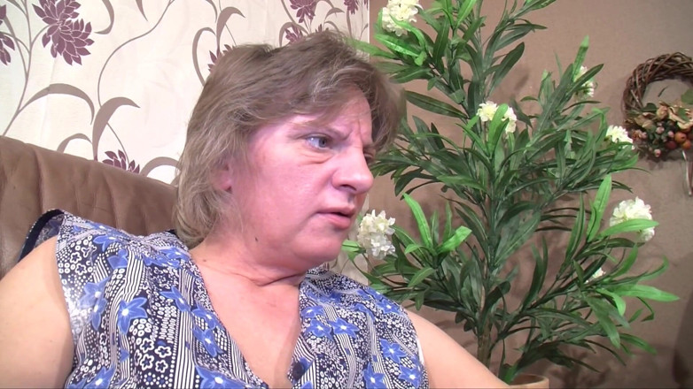 Deutsche Omas: Matură sexy cu piercing are nevoie de un futai special