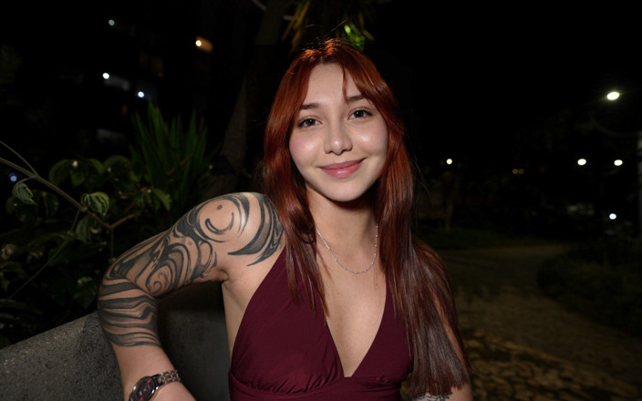 Drilled: Lebih baik daripada Tinder - dia dijilat di taman dan dikongkek...