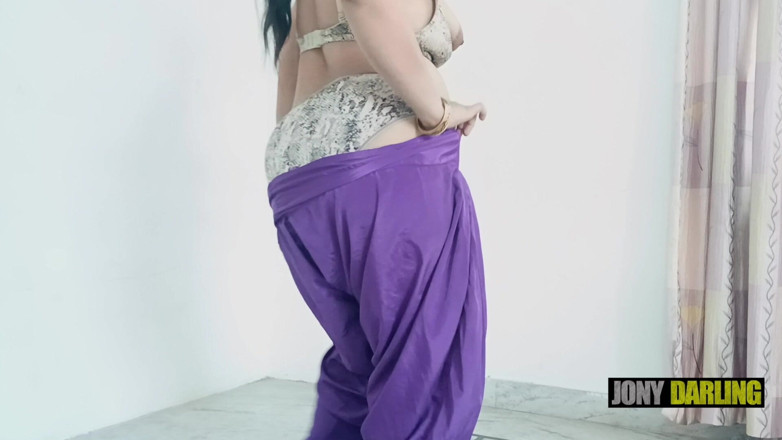 Jony Darling: Striptease dans