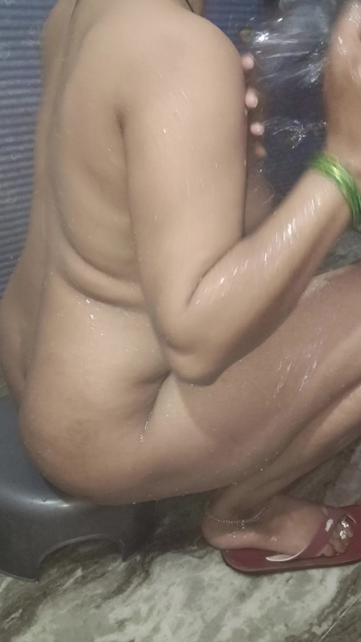 Poojakabir: Bhabhi in de badkamer, zo leuk