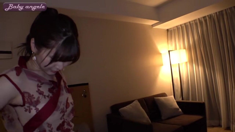 Asian happy ending: Éclat de squirt inattendu. Des tétons roses débordés par un...