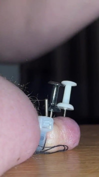 Thumtacks verletzt