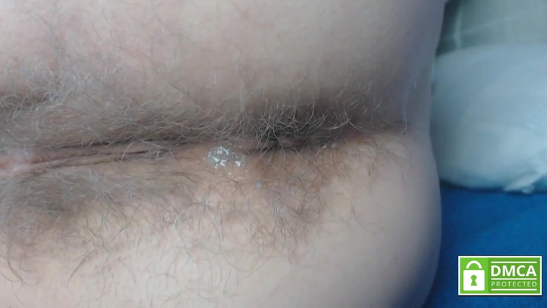 Risky Hairy Couple: 23 minutos de coño enorme y dedos en el culo