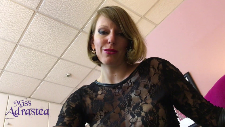 Miss Adrastea: Esclavo de mis pies y tacones de nylon