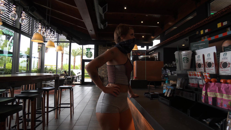 Katie Diggs: Dávení ptáka a sperma po mornin kávě