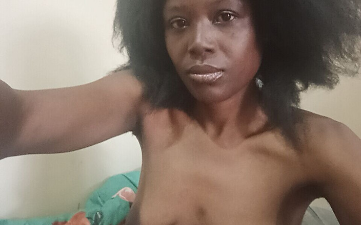 Briita: Porra Com Vibrador Na Minha Buceta.