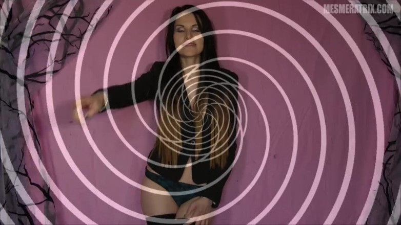 Lady Mesmeratrix Official: Dia akan memukul awak dan melakukan apa yang dia mahu...
