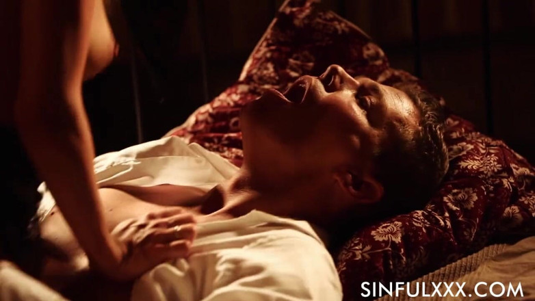 Sinfulxxx: Romantický sex na ohni od SinfulXXX