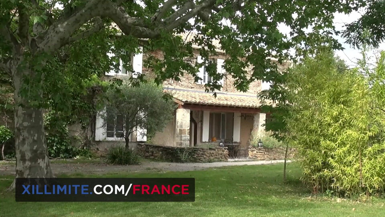 Made In France: Genç erkek avcısı Catalya genç bir adam tarafından baştan çıkarılıyor