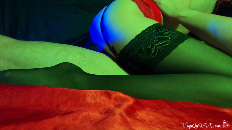 Virgin Lux: Sexy schätzchen tanzt, cowgirl auf großem schwanz und weiblicher pOV-blowjob...