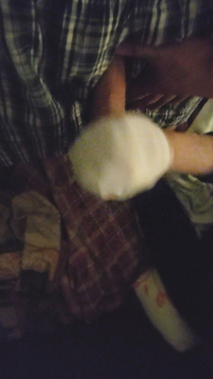 SocksAddict69: Sexy pequeña blanca en el tobillo