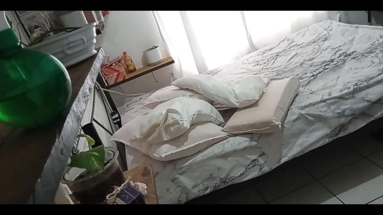 Karmicoxv: MiLF matura che pulisce la stanza 1
