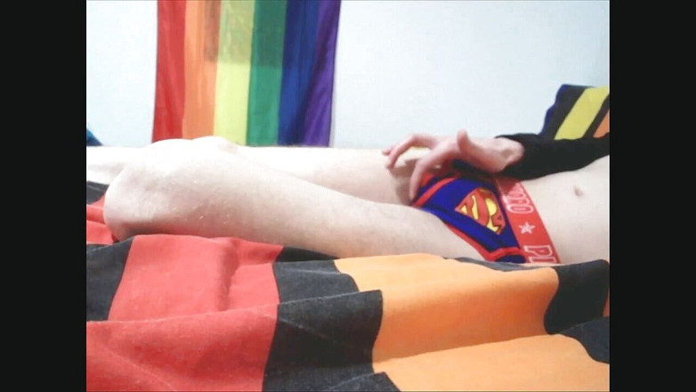 Custom Videos: Süper kahraman iç çamaşırıyla oynuyor ve boşalıyor