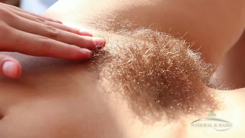 ATK Fans (Hairy): Smyslná chlupatá holka Audrey vypadá sexy ve svých šatech