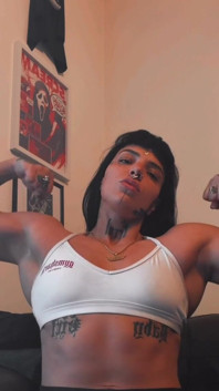 Adora i miei muscoli
