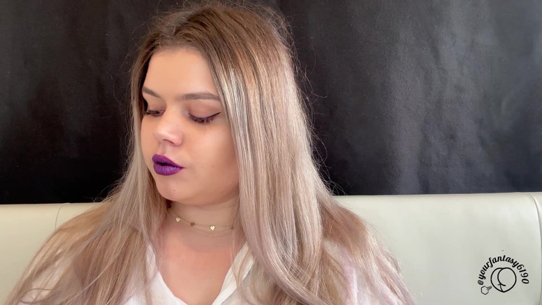 Your fantasy studio: Une bombasse blonde fait un show de fumée