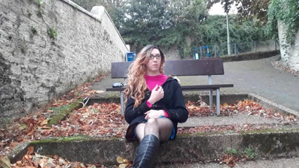 The Midnight Minx: Travesti açık havada teşhir ve mastürbasyon
