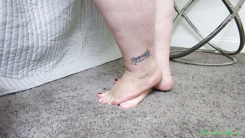 BBW Pleasures: Monika Mynx dildoyla sikişiyor bölüm 1