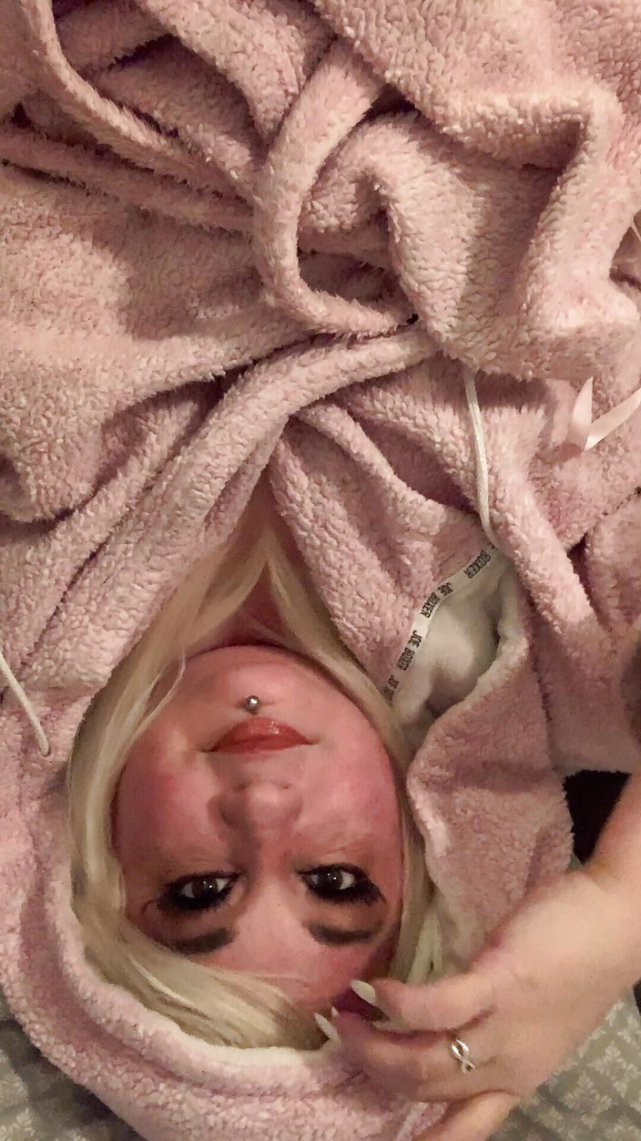 BlancaGirlBBW: 胖婊子在想你时为镜头自慰