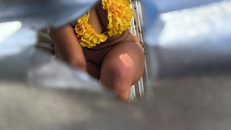 AndreaBellotiStar: Des filles regardées par le trou du vestiaire