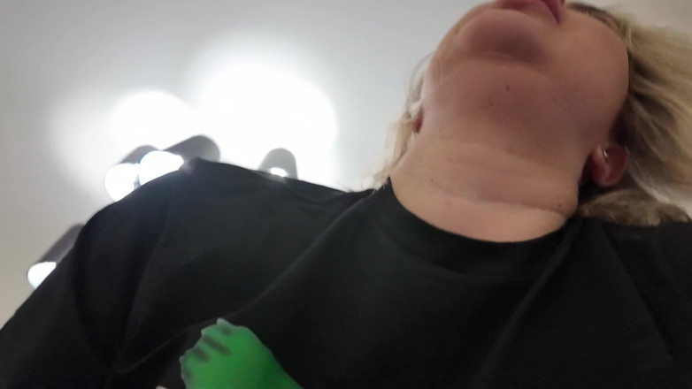 Amateur Homemade Porn: Büyük götlü büyük memeli üvey anneyi sikiyor