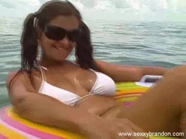 Sexxy Brandon: Sexxy Brandon se perd en mer