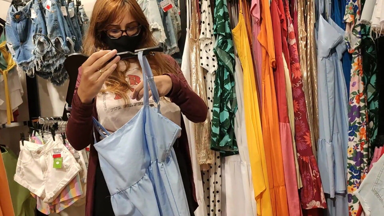 Shamelesscouple: Pompino nel negozio di abbigliamento