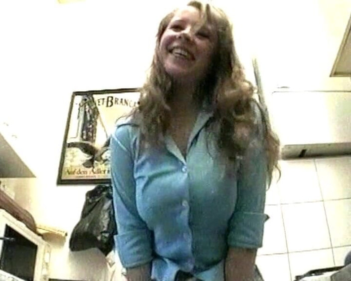 Busty German Sluts: 집에서 만든 매력적인 독일 창녀와 세션