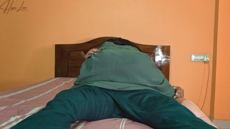 Hope Love: Mujer hijab tiene una aventura sexual con un vecino