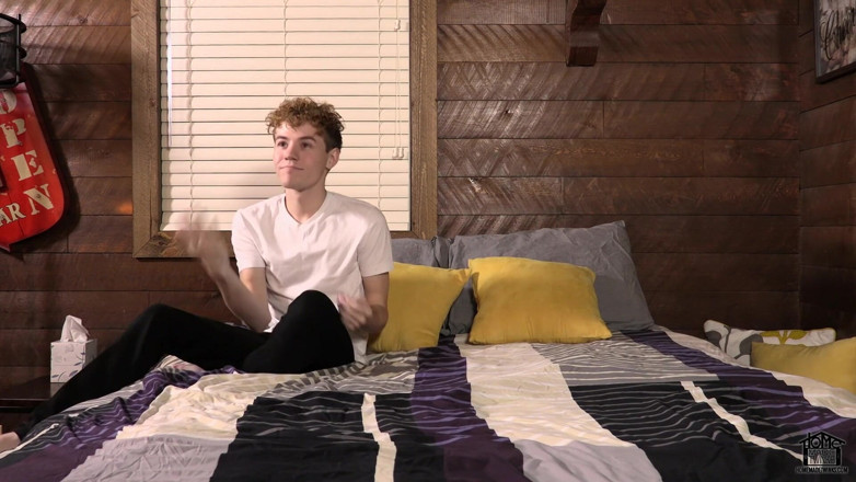 Homemade Twinks: In Bed with Bareback Boys